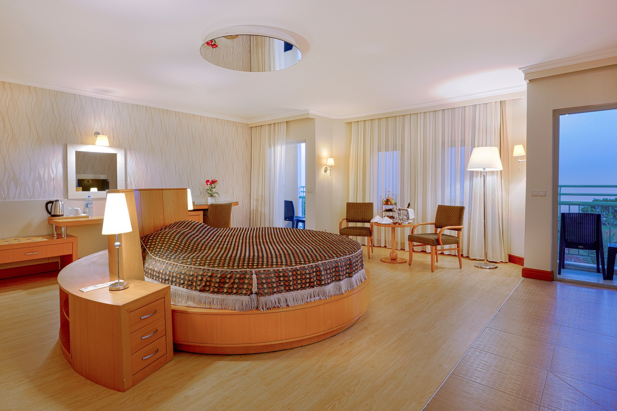 Honeymoon Modern Oda 1